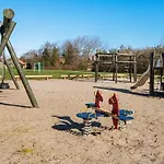 4 Person In *